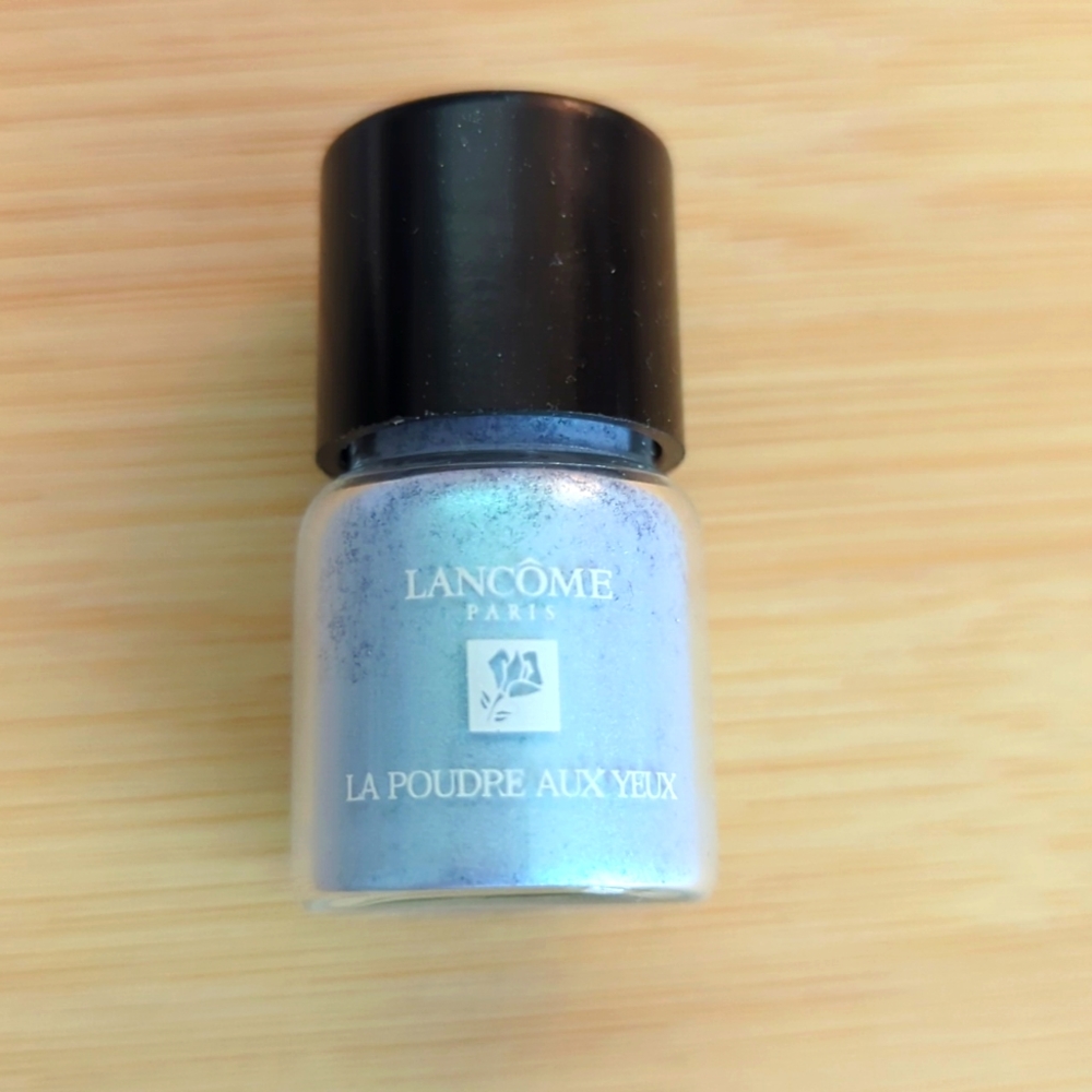 LANCOME loose eye shadow blue
